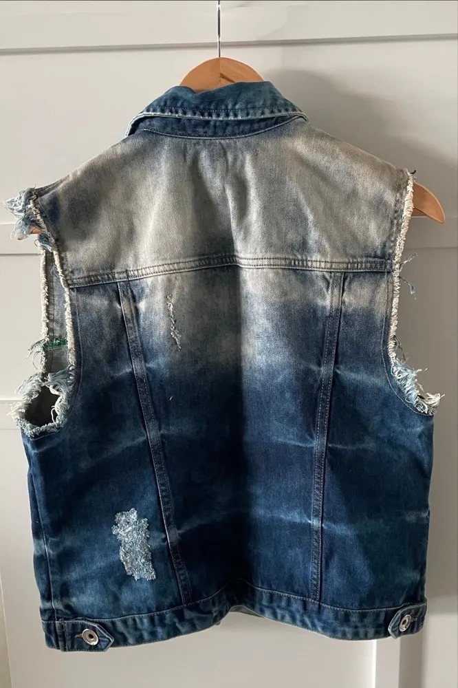 Lindo colete jeans Dirty Shoulder original com etiqueta