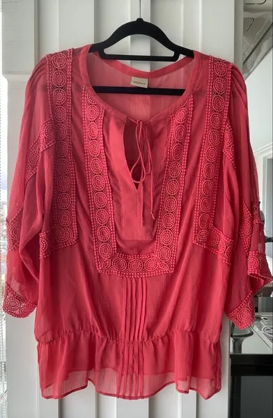 Linda blusa feminina atemporal estilo bata