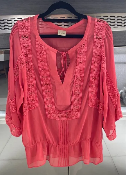 Linda blusa feminina atemporal estilo bata