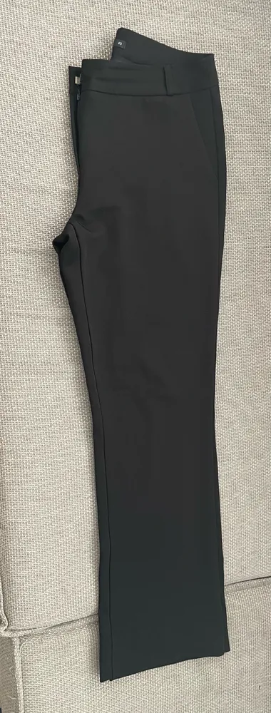 Linda calça feminina preta em alfaiataria