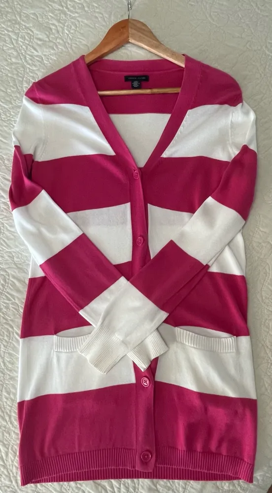 Lindo cardigan feminino listrado aberto com botões