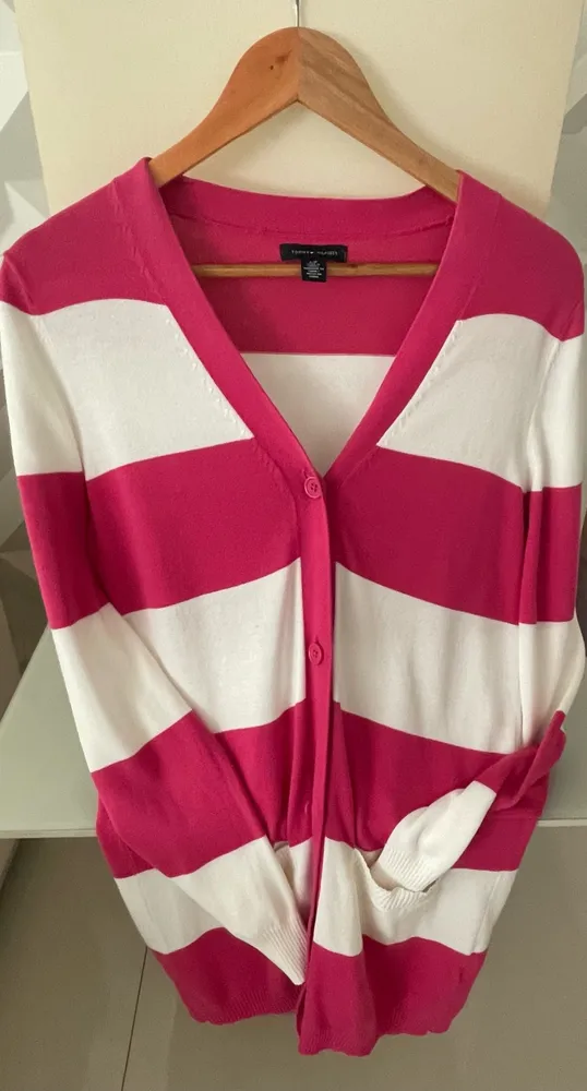 Lindo cardigan feminino listrado aberto com botões