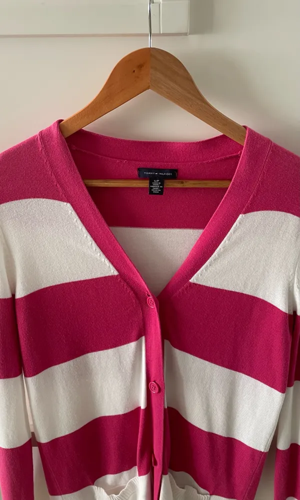 Lindo cardigan feminino listrado aberto com botões
