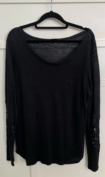 Blusa feminina preta linda e sensual sem avarias