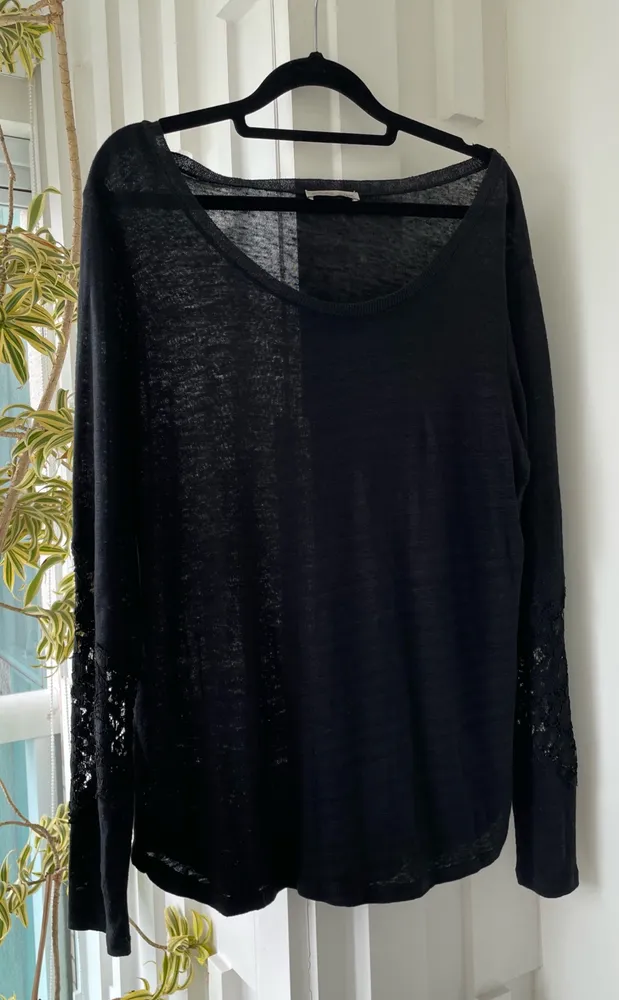 Blusa feminina preta linda e sensual sem avarias