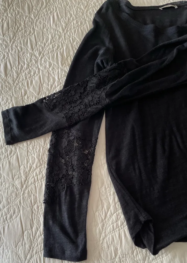 Blusa feminina preta linda e sensual sem avarias