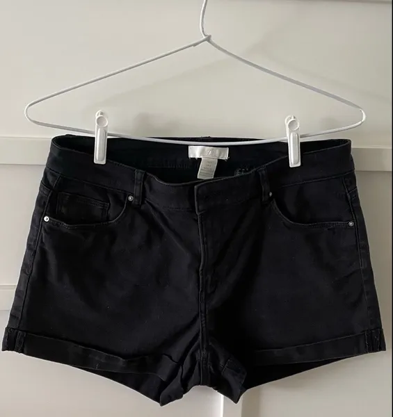 Lindo short jeans preto feminino  super estiloso