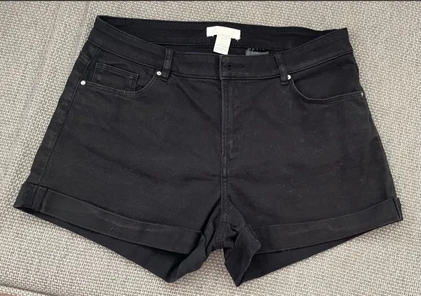 Lindo short jeans preto feminino  super estiloso