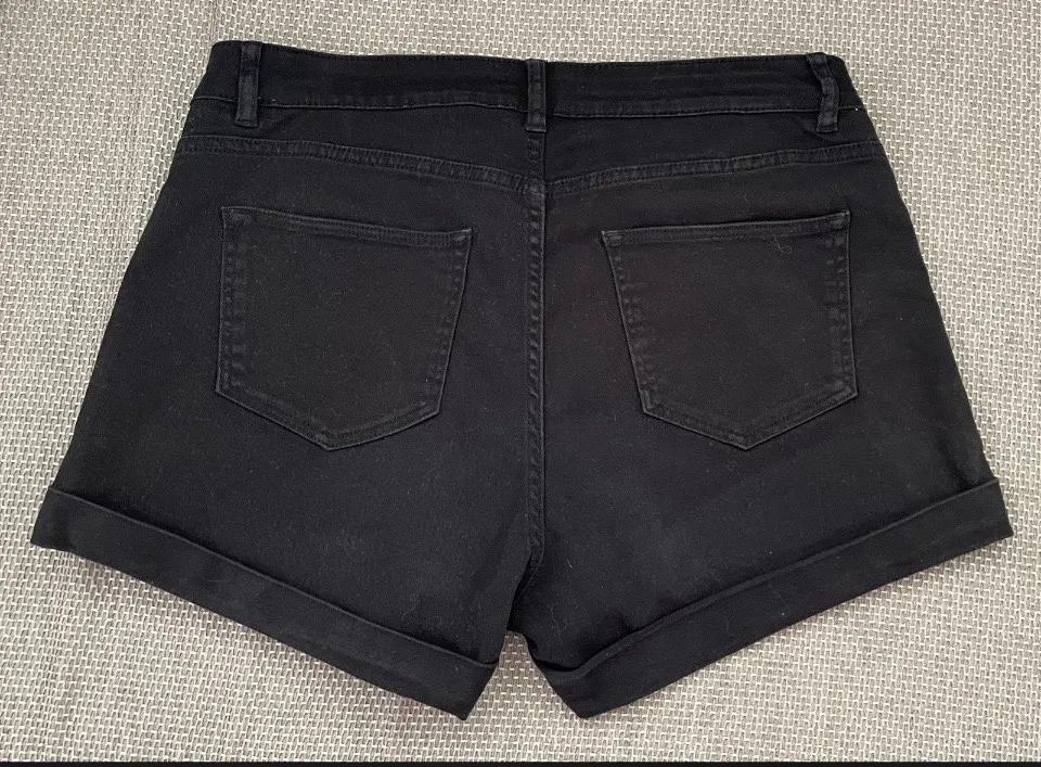 Lindo short jeans preto feminino  super estiloso