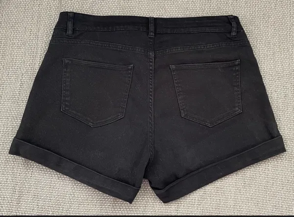 Lindo short jeans preto feminino  super estiloso