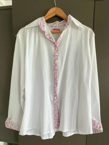 Linda camisa branca feminina em viscose sem avarias