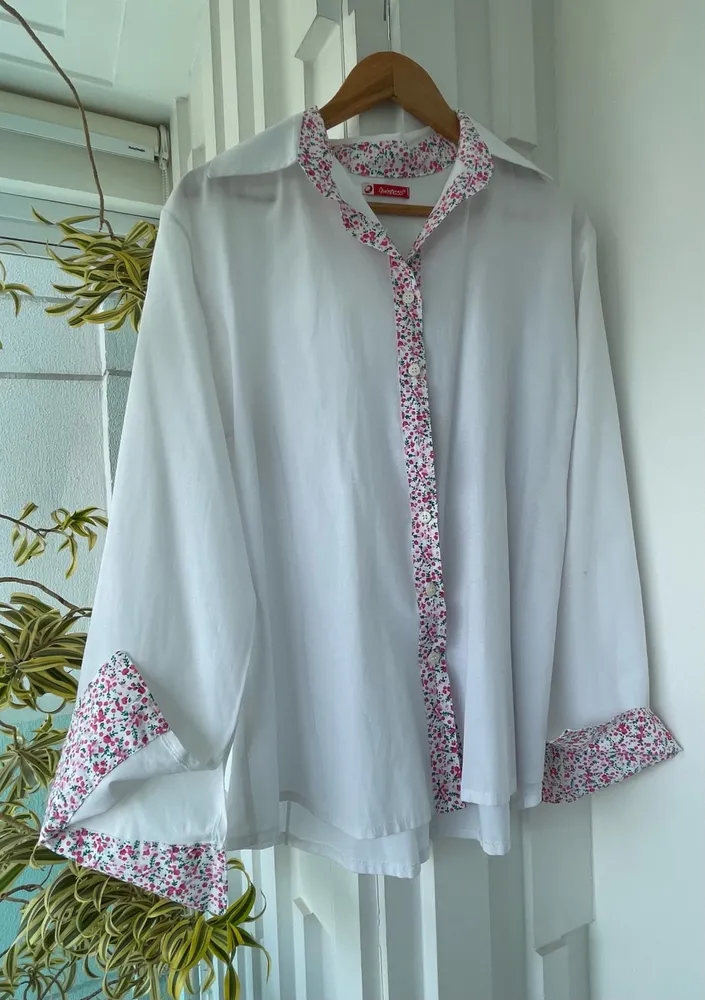 Linda camisa branca feminina em viscose sem avarias