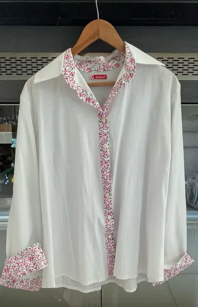 Linda camisa branca feminina em viscose sem avarias