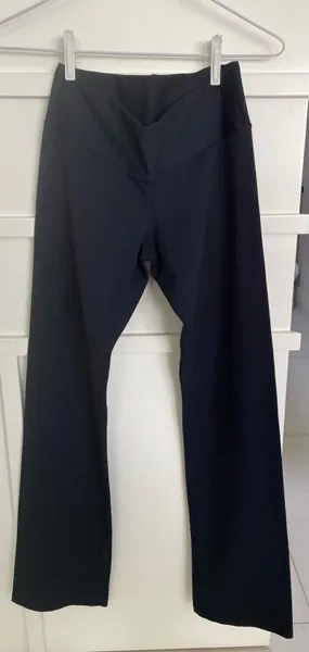 Calça legging fitness reta preta sem avarias