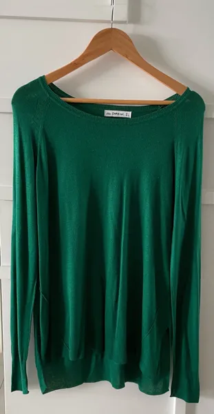 Linda blusa feminina bonita e elegante sem avarias