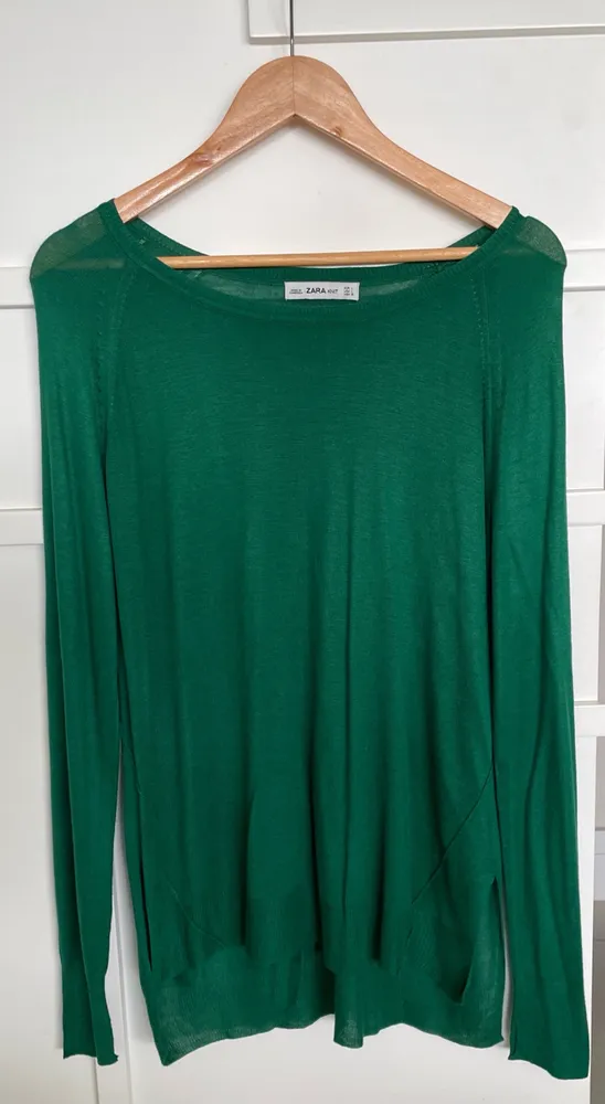 Linda blusa feminina bonita e elegante sem avarias