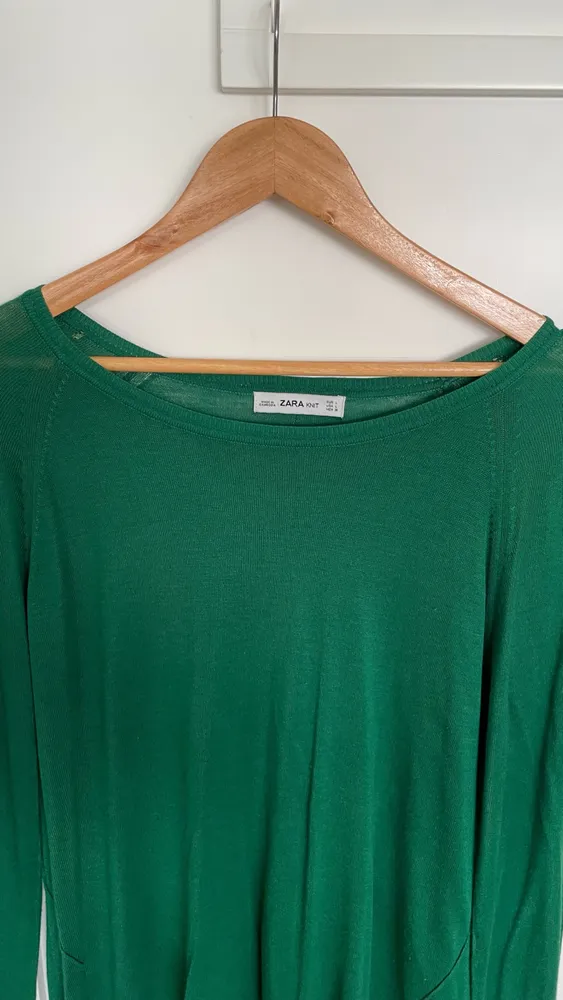 Linda blusa feminina bonita e elegante sem avarias
