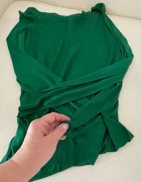 Linda blusa feminina bonita e elegante sem avarias