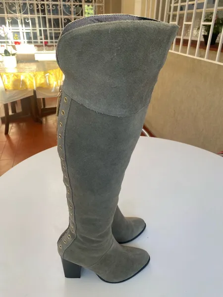 bota camuça over the knee verde militar