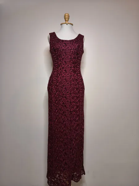 vestido longo vinho renda