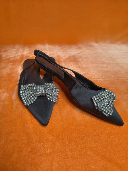 Slingback preto strass