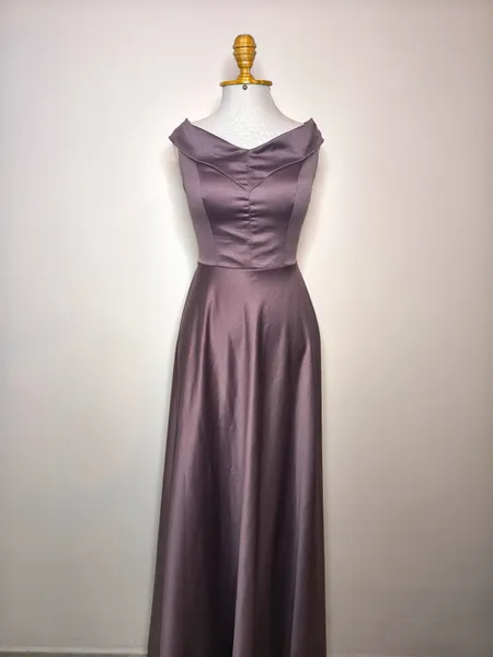vestido longo formatura lavanda lilás