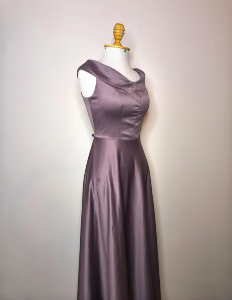 vestido longo formatura lavanda lilás