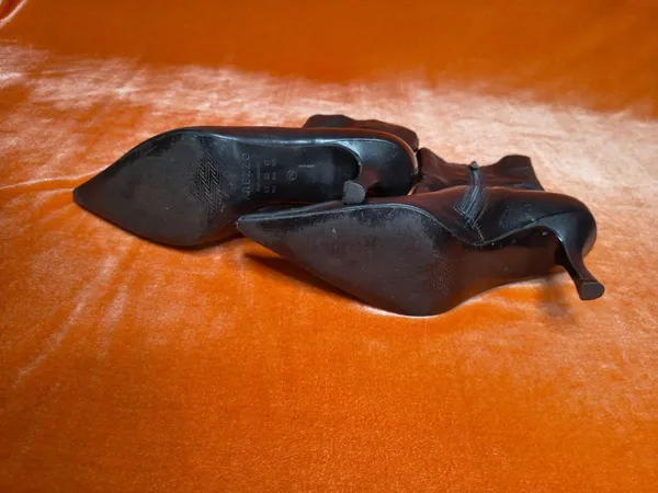 bota arezzo preta