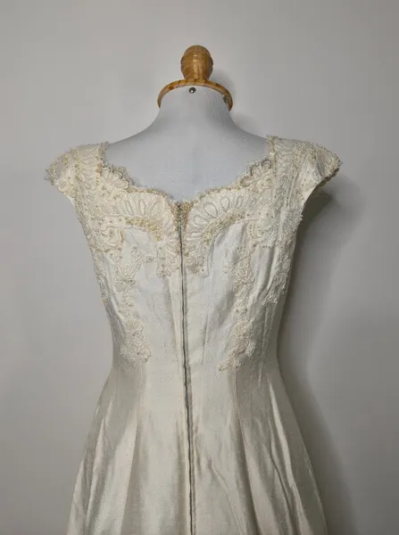 vestido de noiva vintage evasê bordado