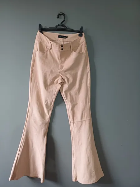 Calça suede Le Lis Blanc