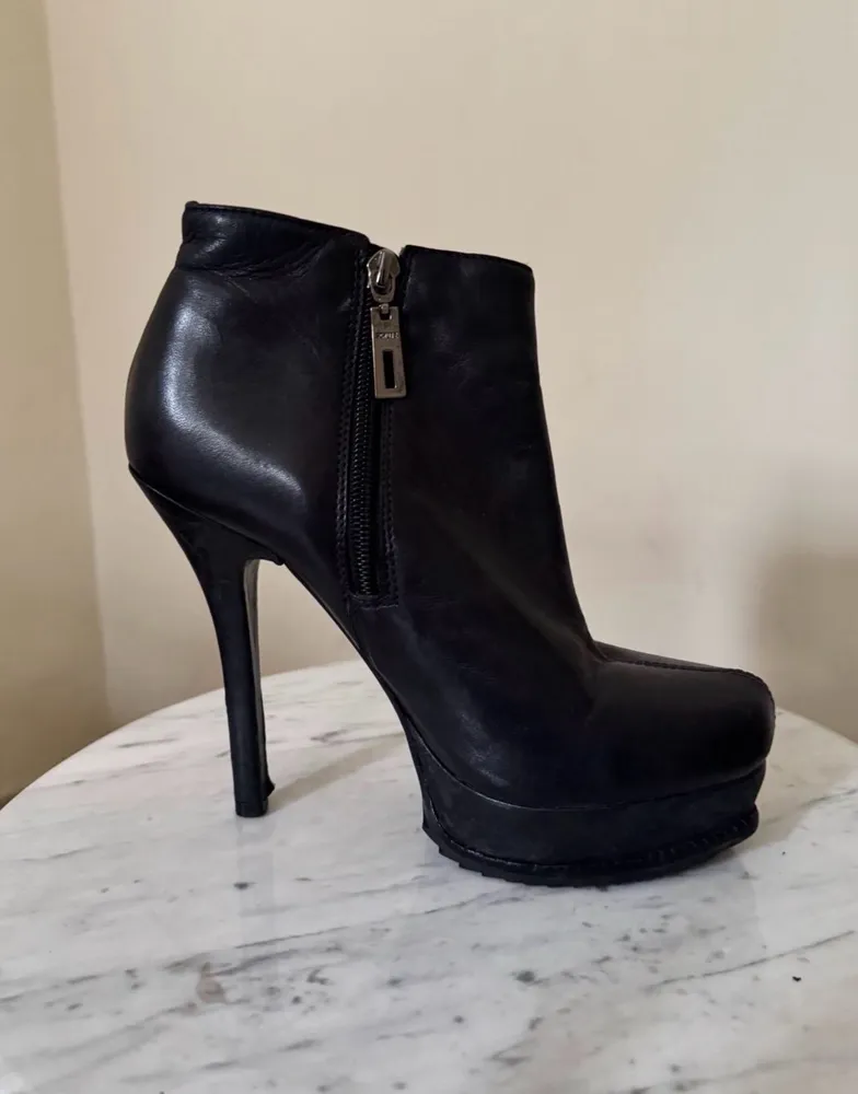 bota schutz