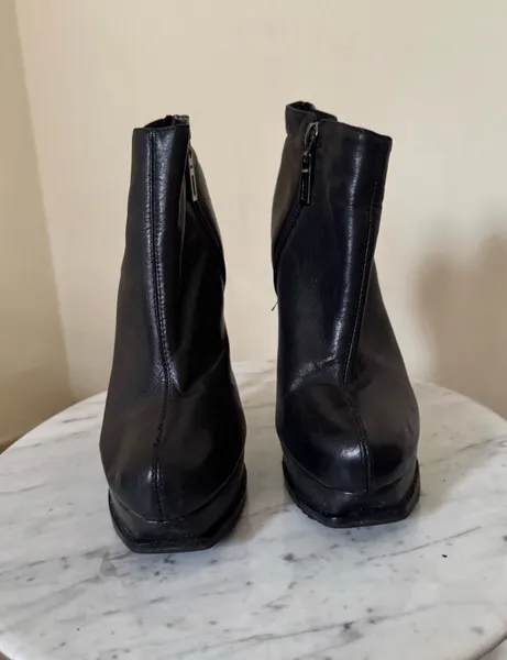 bota schutz
