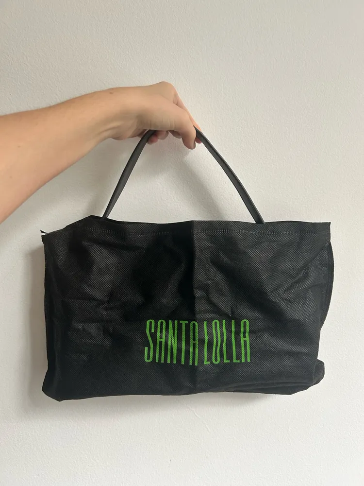 Bolsa baguete y2k preta da Santa Lolla