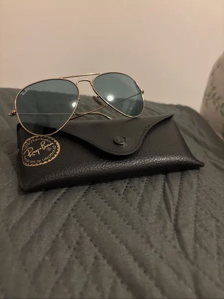 Oculos de sol Rayban, aviador, lente azul claro