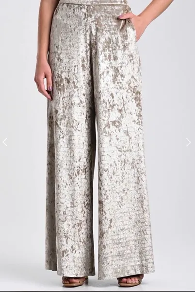 Calça pantalona em veludo bege, M, Carmen Steffens