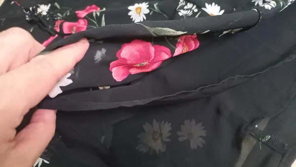 Vestido curto preto florido tam M Forever 21