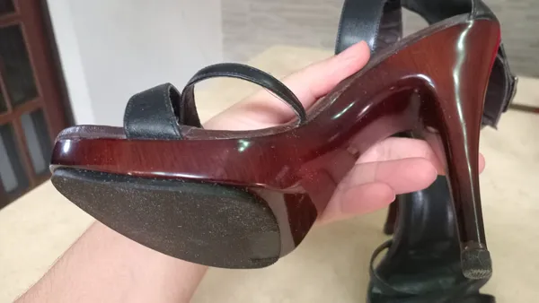 Sandália tiras Salto fino verniz 12 cm calcanhar fechado 36
