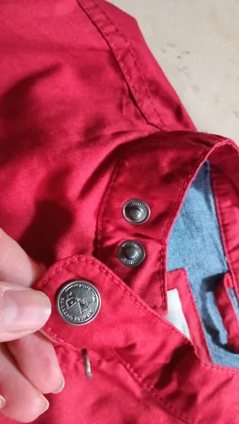 jaqueta vermelha gola mao marca espanhola sfera tam 7/8