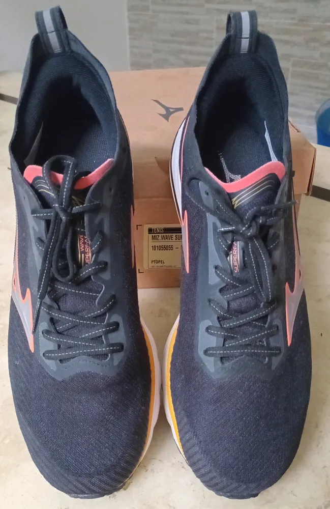 Tênis de corrida SEMI NOVO Mizuno Wave Superfast RSP tam 39