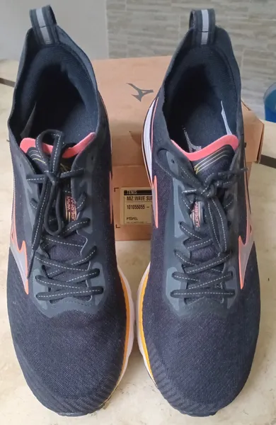 Tênis de corrida SEMI NOVO Mizuno Wave Superfast RSP tam 39