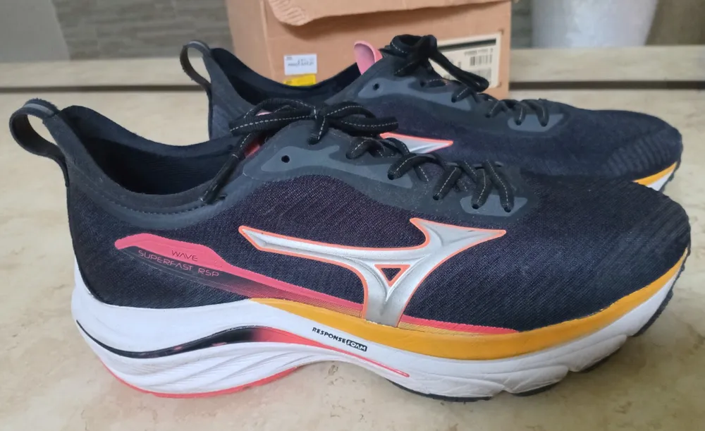 Tênis de corrida SEMI NOVO Mizuno Wave Superfast RSP tam 39