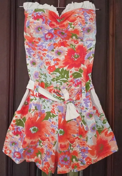 macaquinho shorts curto floral tomara-que-caia e lastex P