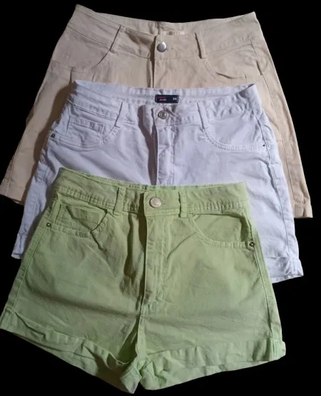 3 shorts coloridos barra dobrada creme P branco 38 verde 40