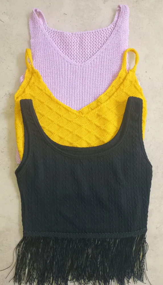 Blusinhas em linha preta com franja P Lilás M Amarelo M