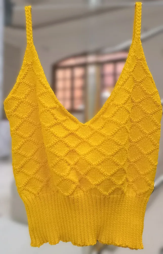 Blusinhas em linha preta com franja P Lilás M Amarelo M