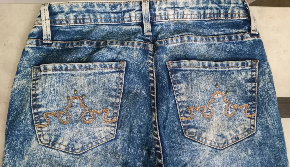 Calça jeans skinny estilo manchado Blue Steel tam 36 usada