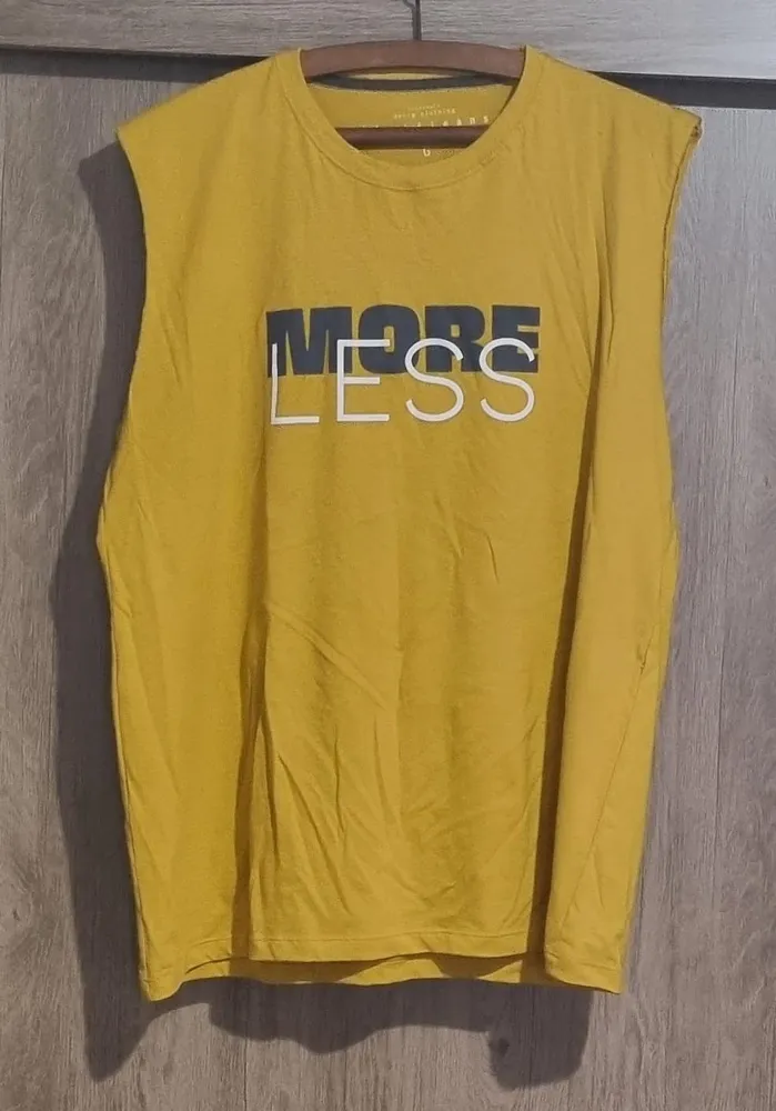 Camiseta regata machao estampada khelf semi nova