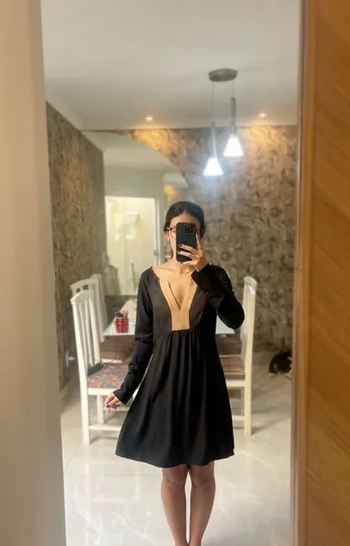 Vestido curto preto  manga longa BOBSTORE