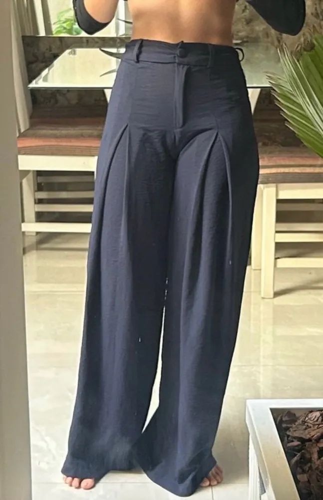 Calça pantalona azul marinho