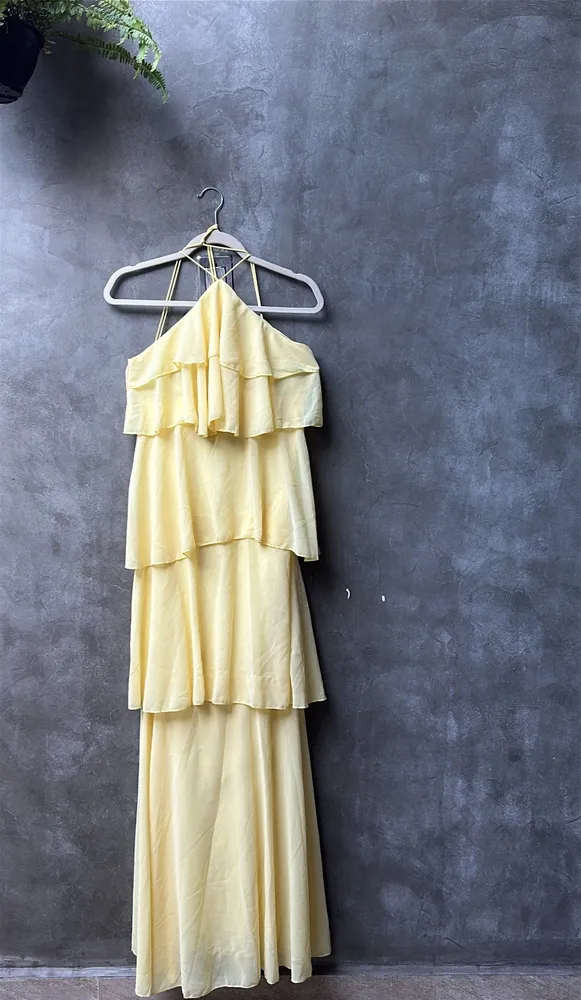 vestido longo amarelo casamento evento com detalhe franzido